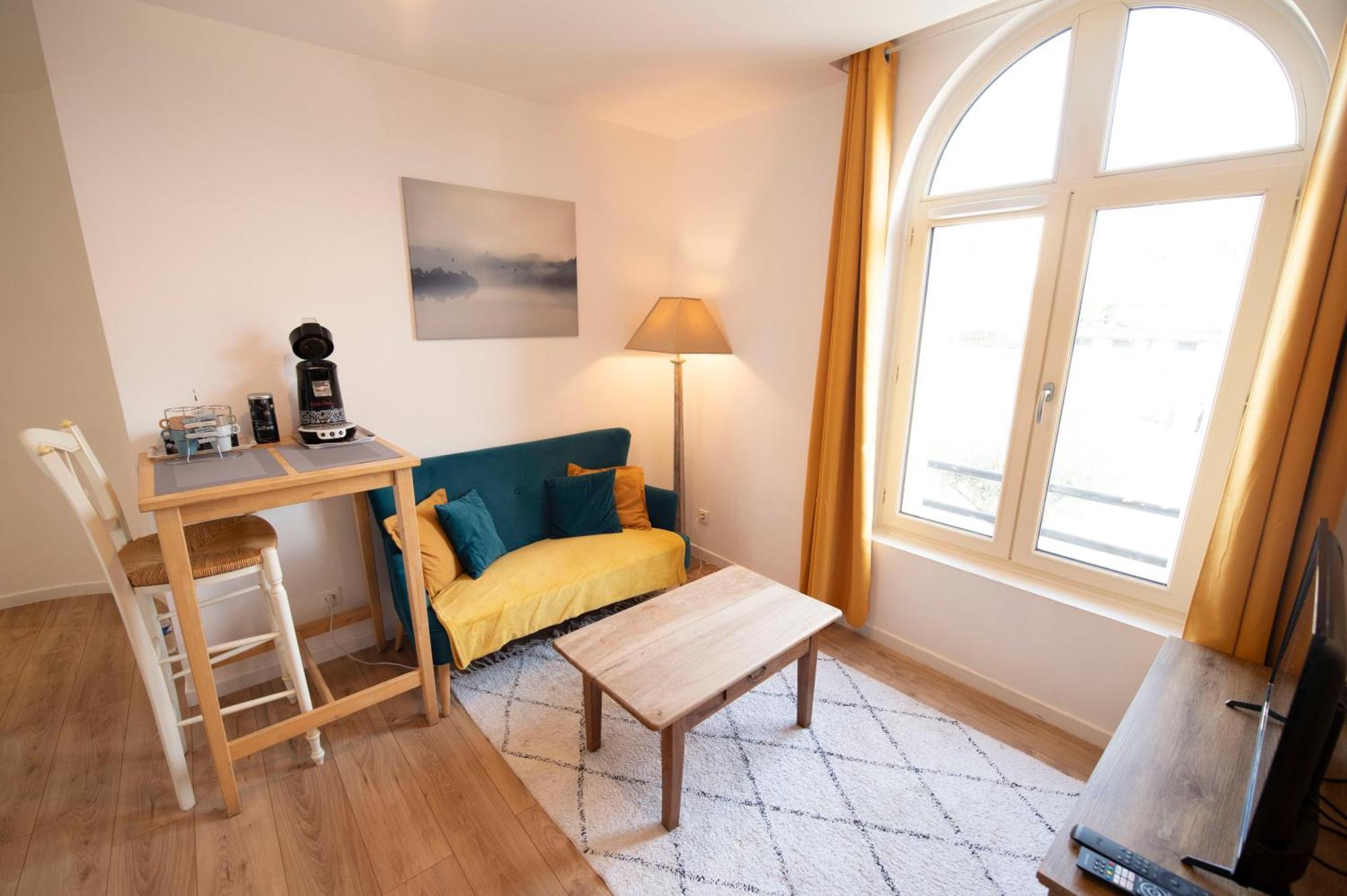 Le Cosy & Boise De Pontoise Apartment Bagian luar foto